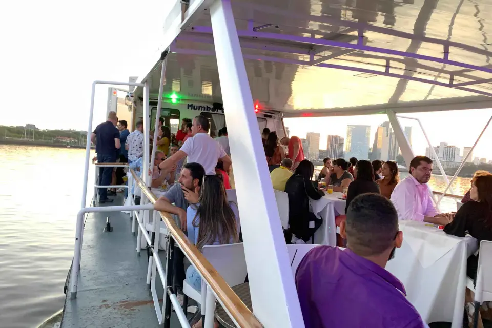 Buenos Aires: Crucero al atardecer por Puerto Madero con barra libre