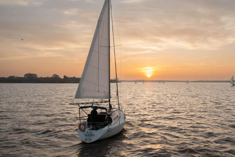 Excursión en velero por Buenos Aires con cata de vinos