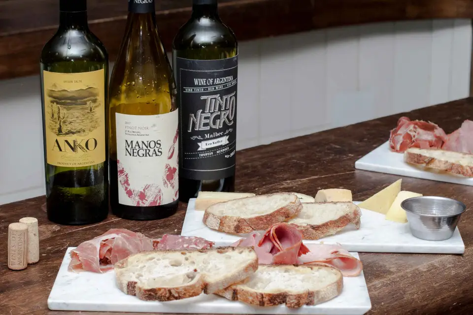 Explora Buenos Aires: Cata de Vinos Argentinos Premium