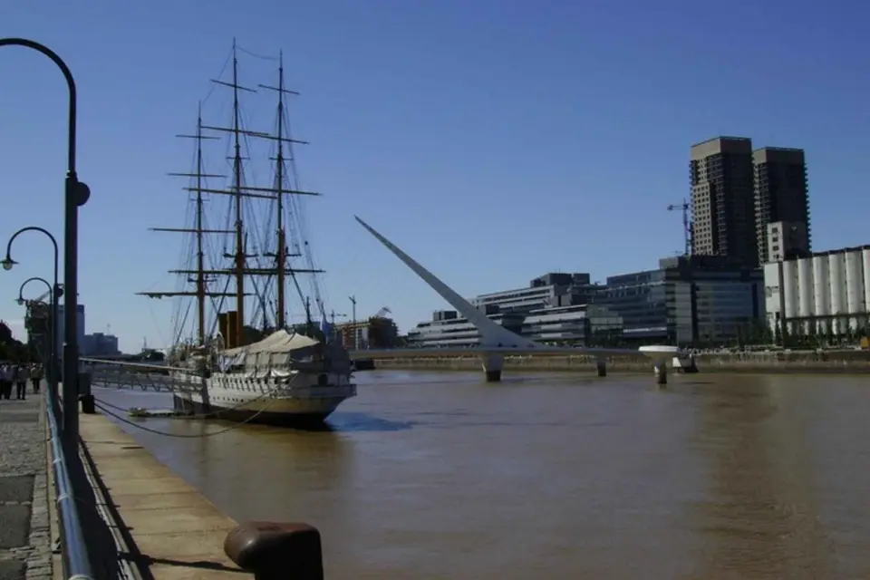 Puerto Madero: Comida callejera y tour a pie