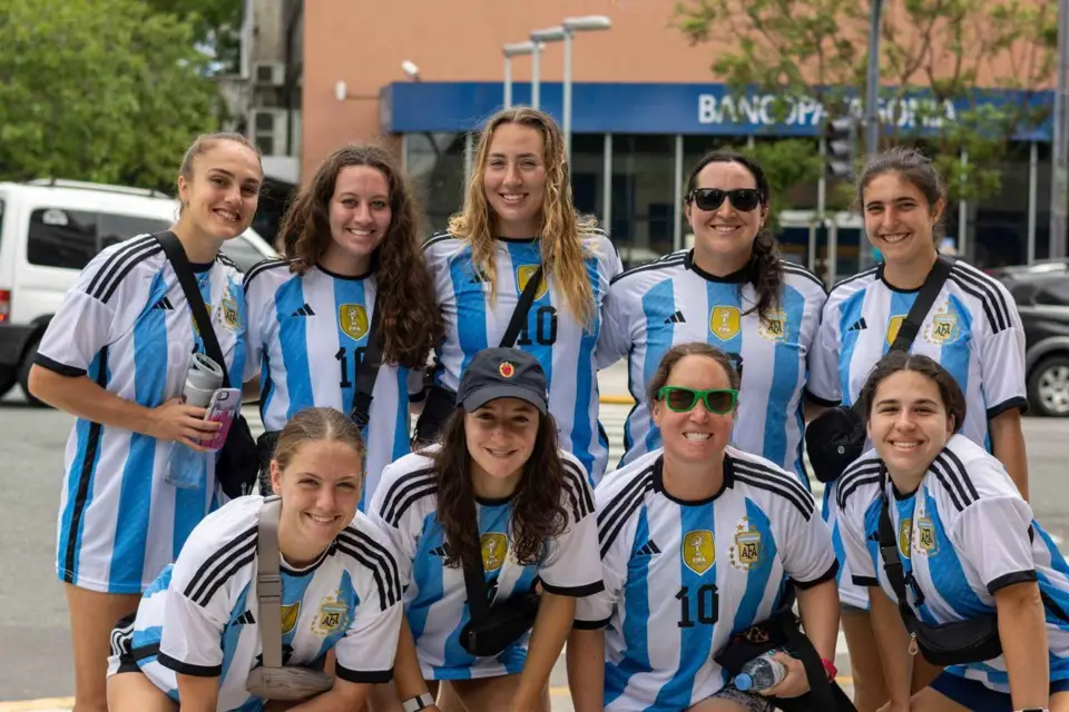 Buenos Aires: Tour de fútbol Boca y River con almuerzo