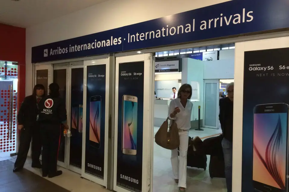 Buenos Aires: Traslado Privado desde JORGE NEWBERRY o EZEIZA