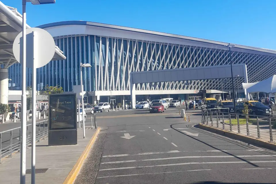 Traslados desde/hacia el Aeropuerto de Ezeiza-Aeroparque.