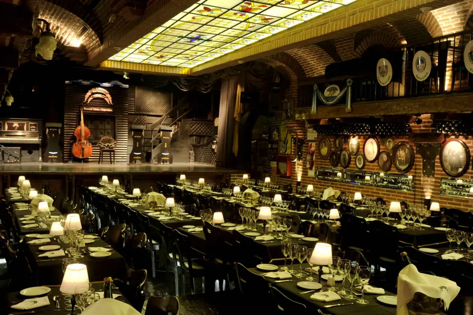 La Ventana VIP: Cata de vinos + Cena + Espectáculo + Traslado gratuito