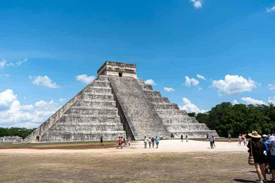 Cancún: Acceso anticipado a Chichén Itzá y Catamarán a Isla Mujeres
