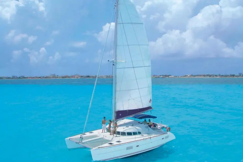Catamarán a isla mujeres