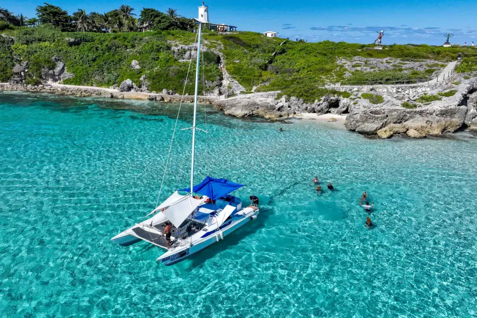Catamarán Privado Isla Mujeres Medio Día Todo Incluido