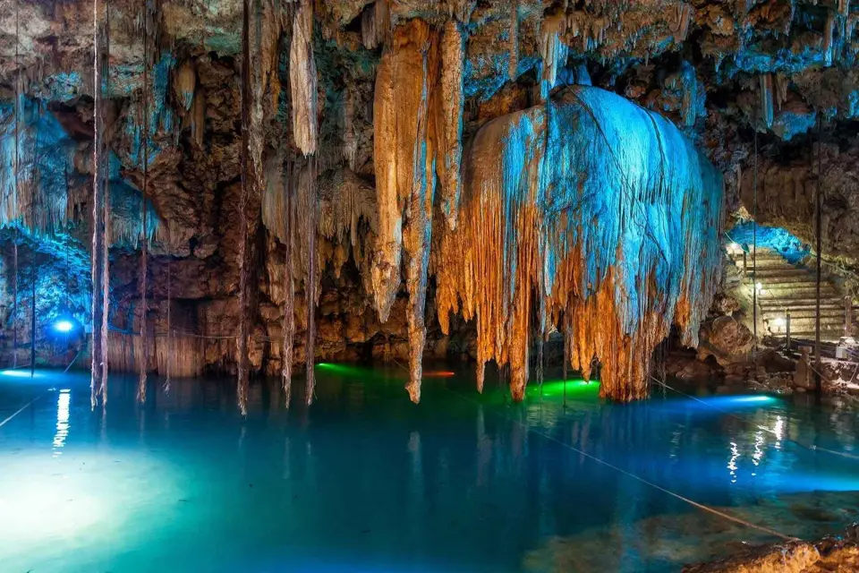 Cancún: Cenote Samula, Valladolid Colonial y Chichén Itzá