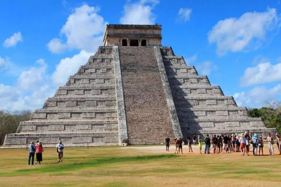Chichen Itza Clásico& Valladolid sólo desde Tulum