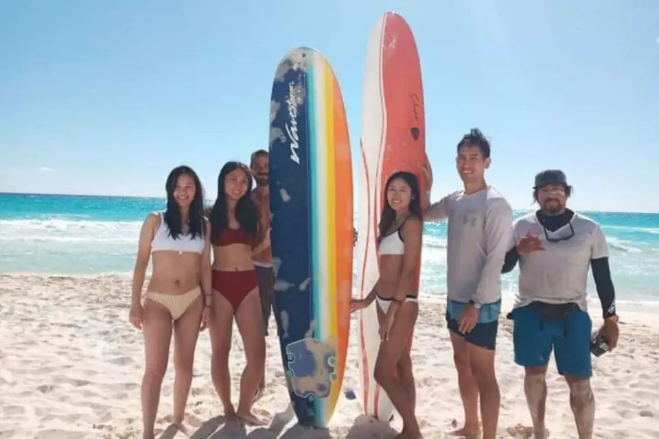 Cancún: Clase de Surf en el Corazón de la Zona Hotelera