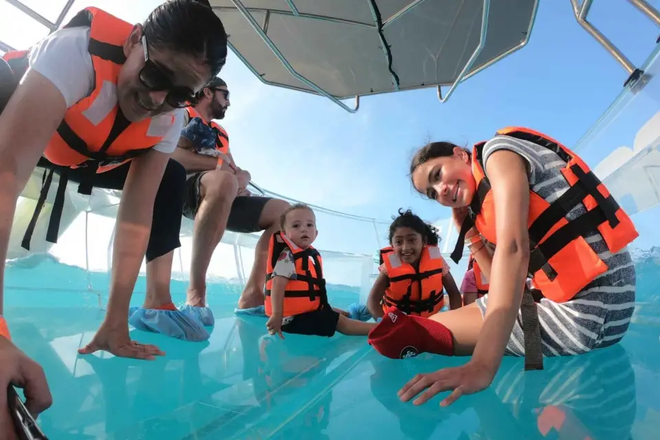 Clear Boat en Cancún, ¡un recorrido de 1 hora para disfrutar de las vistas!