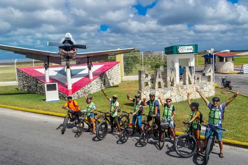 Cozumel: Aventura en bicicleta eléctrica por la costa norte y escapada a la playa