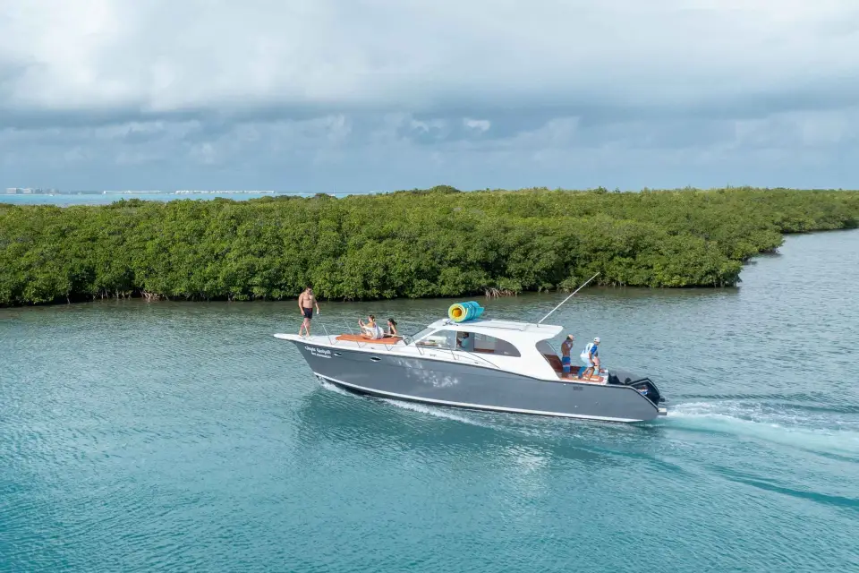 Exclusivo Tour Privado en Yate por Isla Mujeres y Cancún