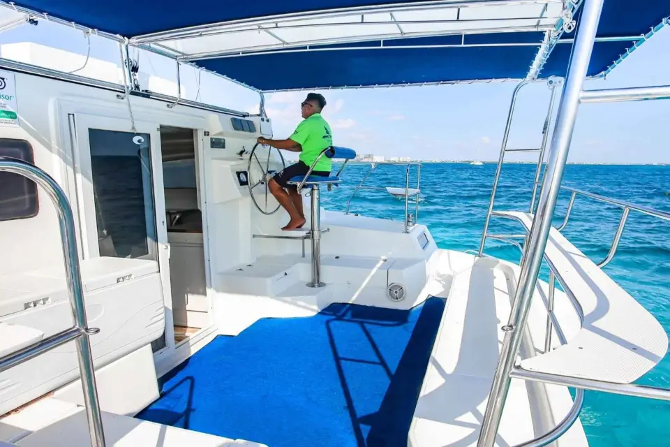 Excursión en Catamarán a Isla Mujeres desde Cancún Todo Incluido