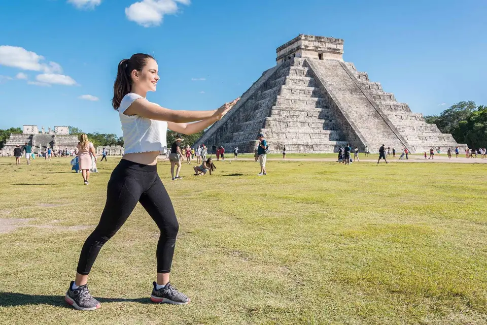 Cancún: Excursión a Chichén Itzá con el Cenote Hubikú y Valladolid