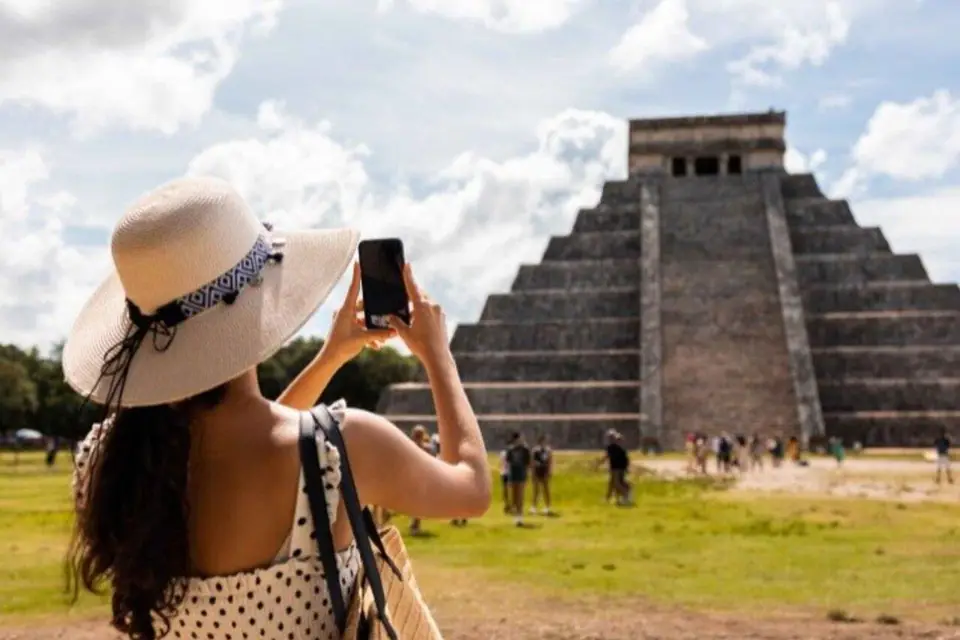 Desde Cancún: Excursión de un día Chichén Itzá, Cenote y Valladolid