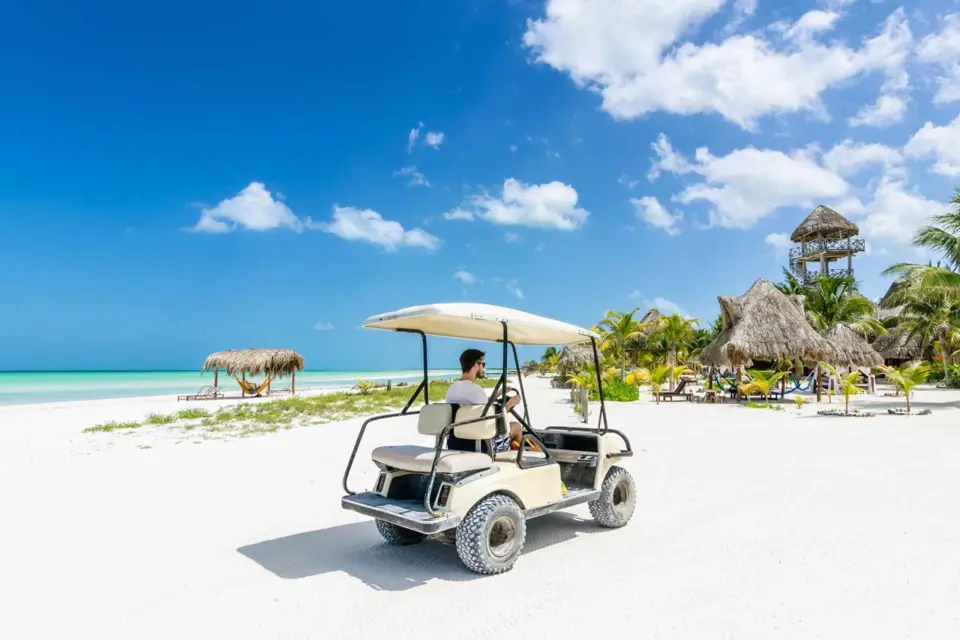Desde Cancún: Excursión guiada de un día a Isla Holbox con comida