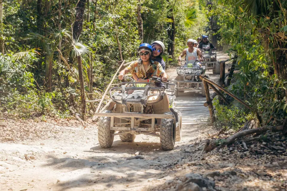 Excursión a la Jungla en ATV en Cancún con Transporte Redondo