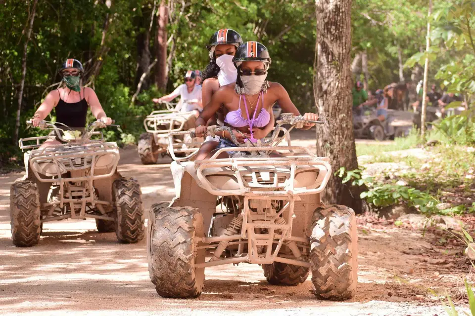 Excursión en quad desde Tulum o Riviera con rappel, cenote y tirolina