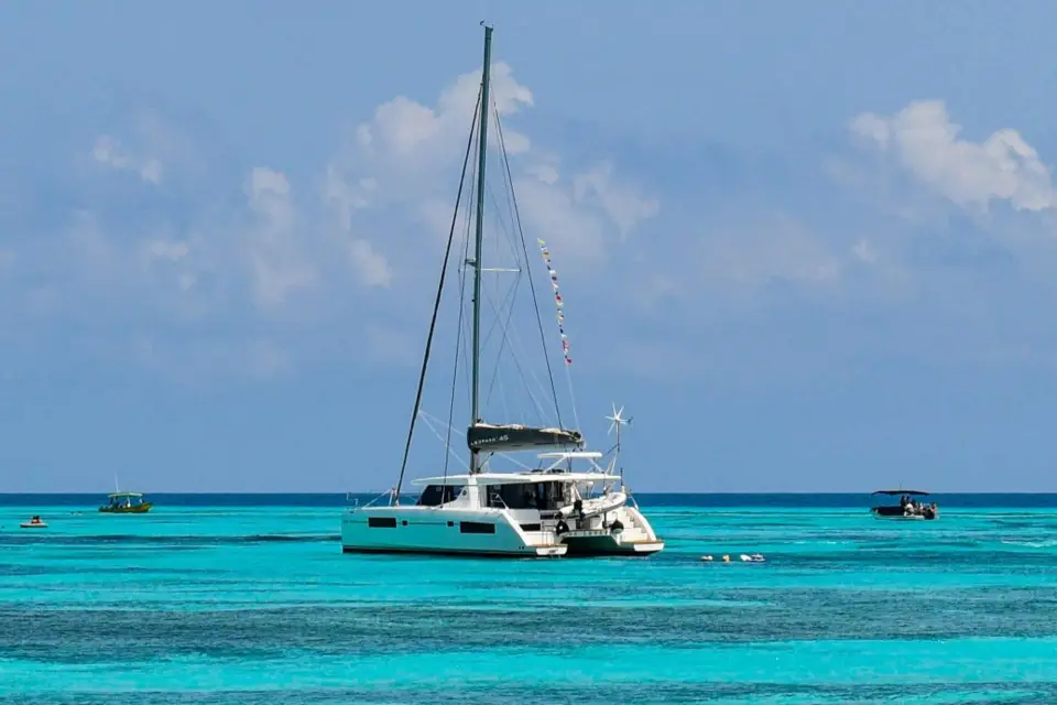 Isla Mujeres: Catamarán Yate Premium Todo Incluido