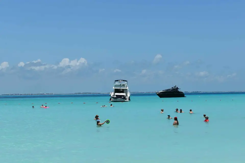 Isla Mujeres: Excursión en catamarán con snorkel y Playa Norte