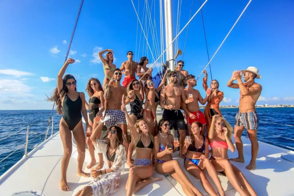 Isla Mujeres: tour en barco con comida, bebidas y snorkel