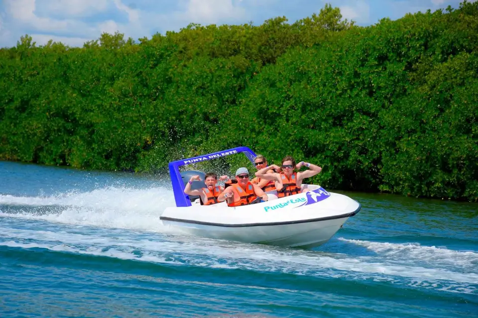 Cancún: Lancha Rápida, Snorkel y Ceremonia Maya