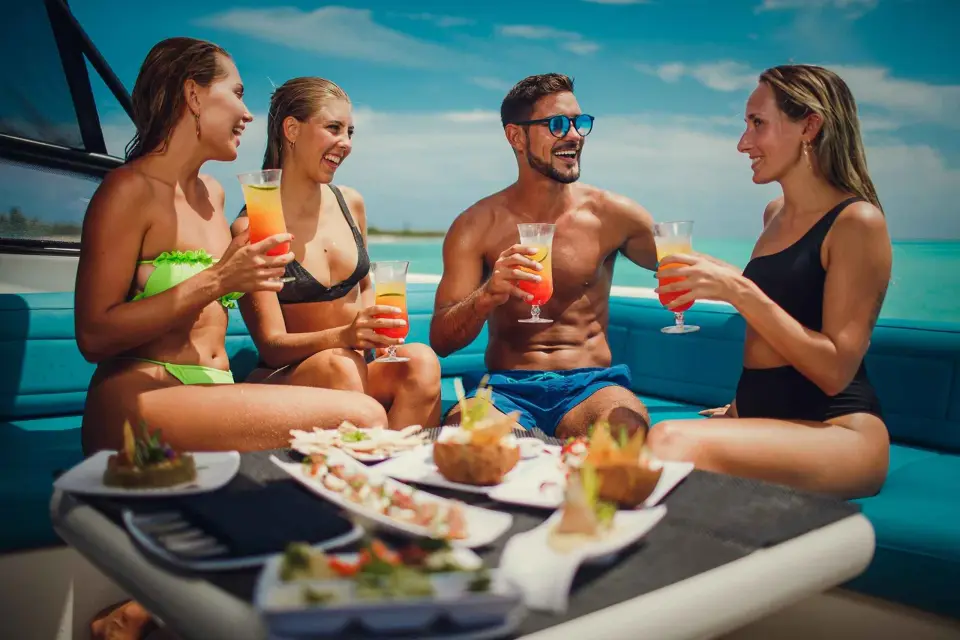 Cancún: Lujo y Elegancia a Bordo