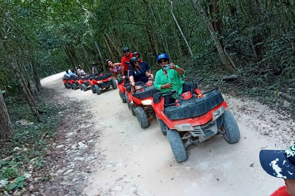 Parque de Aventura con Vehículos Todo Terreno, Tirolinas y Cenote
