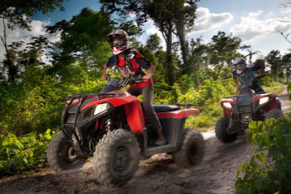 Parque Selvática: Tirolinas, ATV, Nado en Cenote y Bungee Tour
