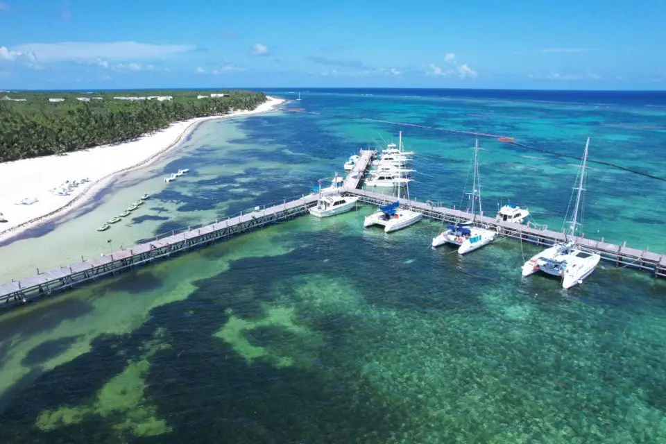 Desde Cancún/Playa del Carmen Crucero Nudista de un Día en la Playa Maroma