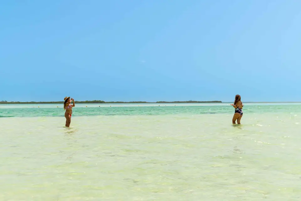 Cancun/Playa del Carmen: All-inclusive Holbox Island Tour