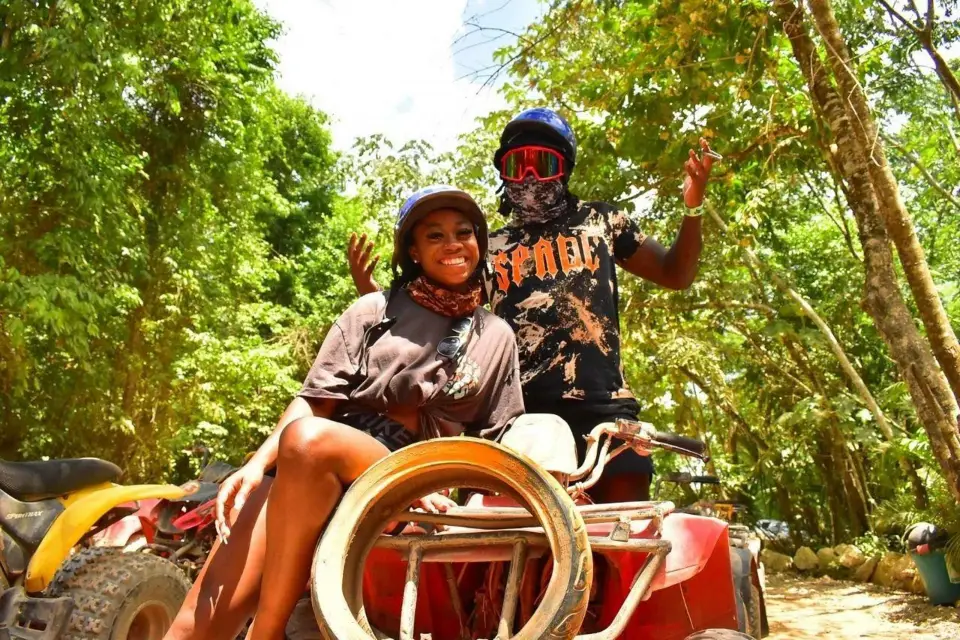 Puerto Morelos: Paseo por la selva en quad con baño en cenote y tirolinas
