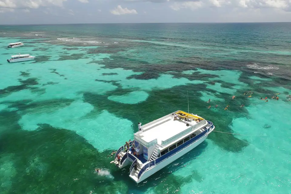 From Cancun or Riviera Maya: Isla Contoy & Mujeres Day Trip