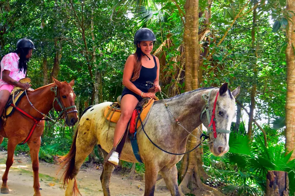 Riviera Maya: paseo a caballo, tirolina y aventura en cuatrimoto