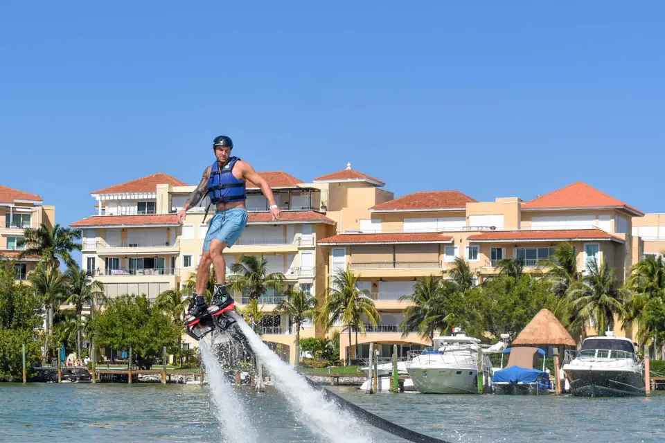 Cancún: sesión de flyboard