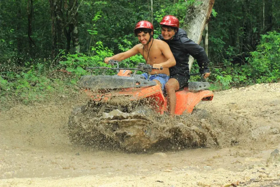 ¡Subidón de Adrenalina en Cancún: ATV, Tirolinas y Emociones en Cenotes!