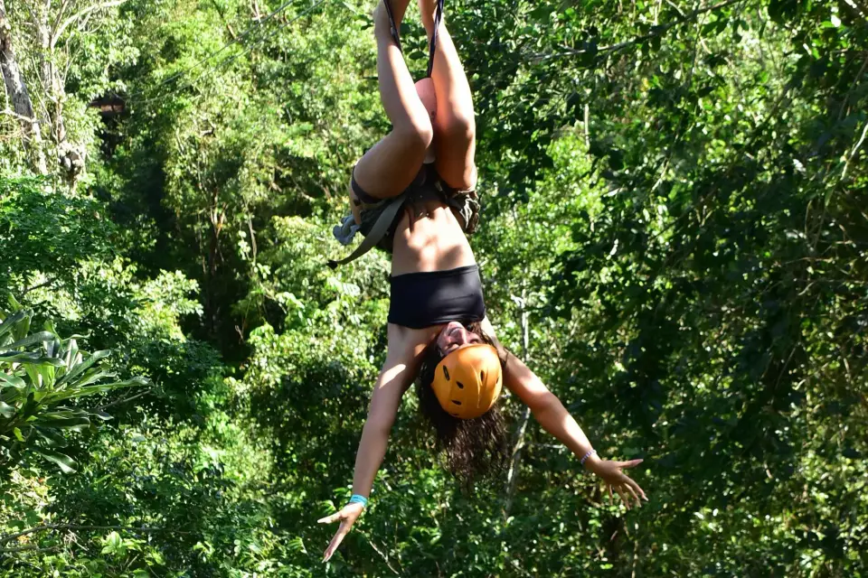 Tour de adrenalina: Atv, tirolinas y experiencia de nadar en un cenote