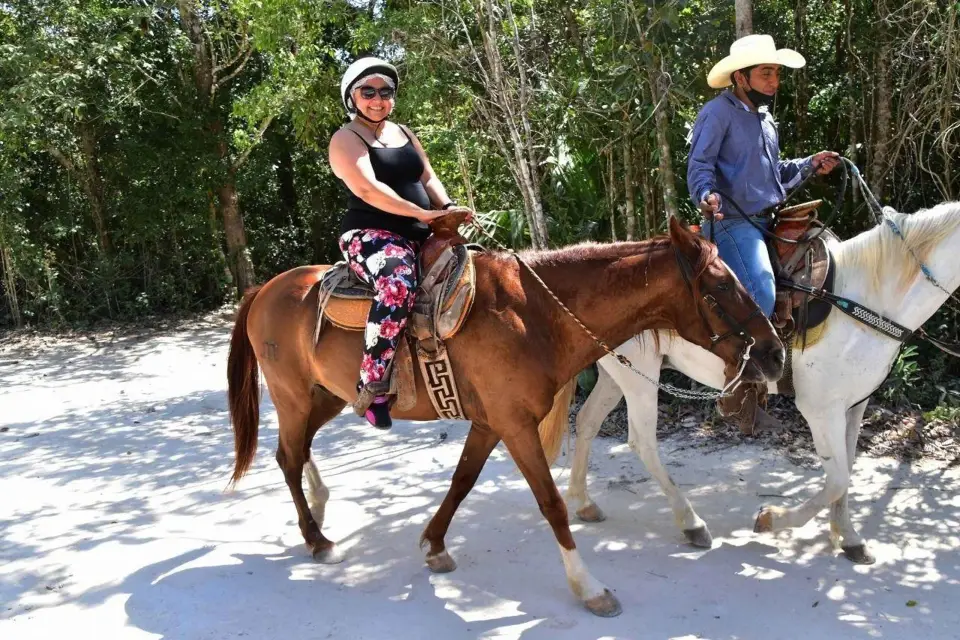 Cancún: Tour de Aventura con Cabalgata, Cenote, ATV, Ziplines