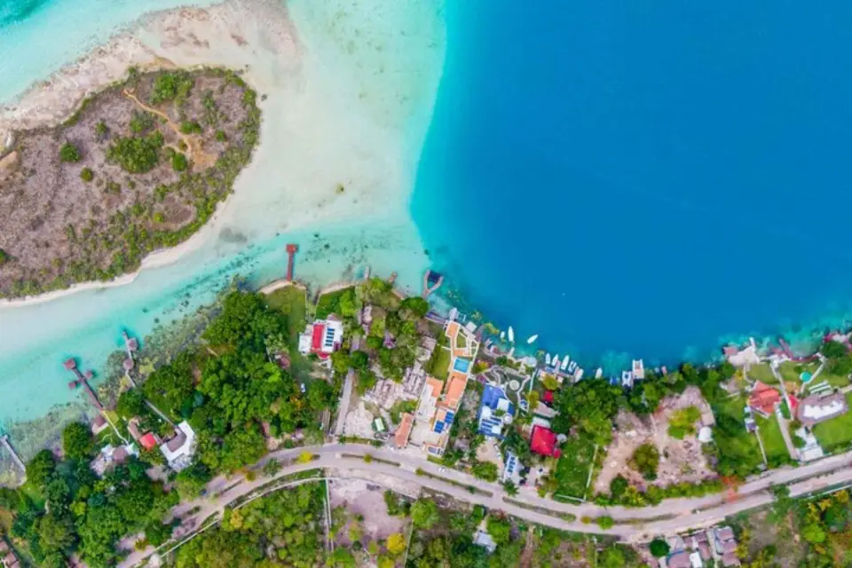 Tour por Bacalar con comida y experiencia en barco