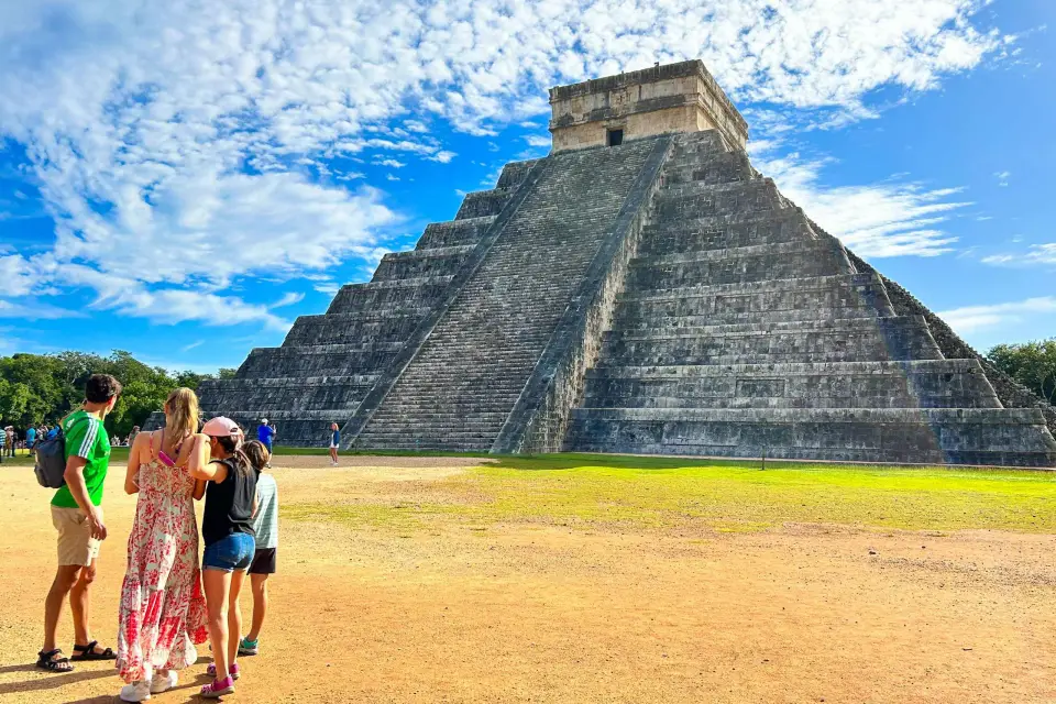 Cancún: Tour privado de Chichén Itzá, baño en un cenote y comida
