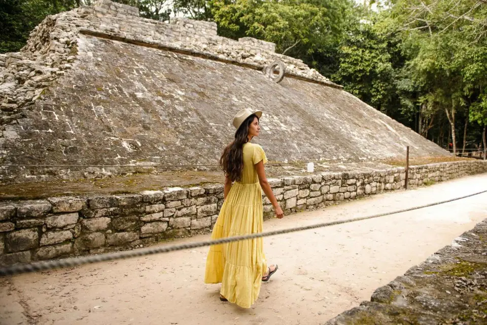 Tulum and Coba: Full-Day Archaeological Tour with Lunch