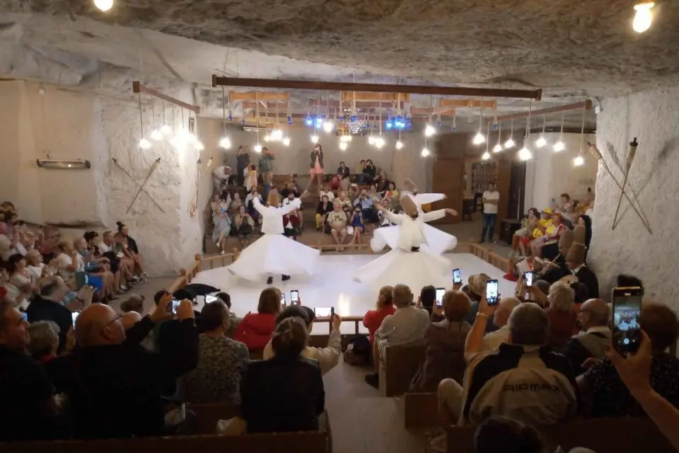 Capadocia: Ceremonia de los Derviches en vivo con traslado