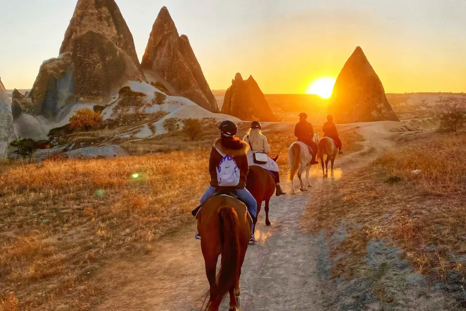 Capadocia: Excursión de Aventura a Caballo