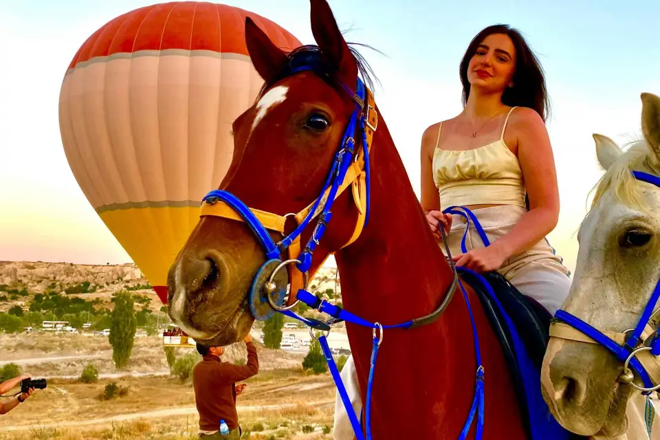 Capadocia: Excursión a Caballo al Amanecer con Recogida en el Hotel