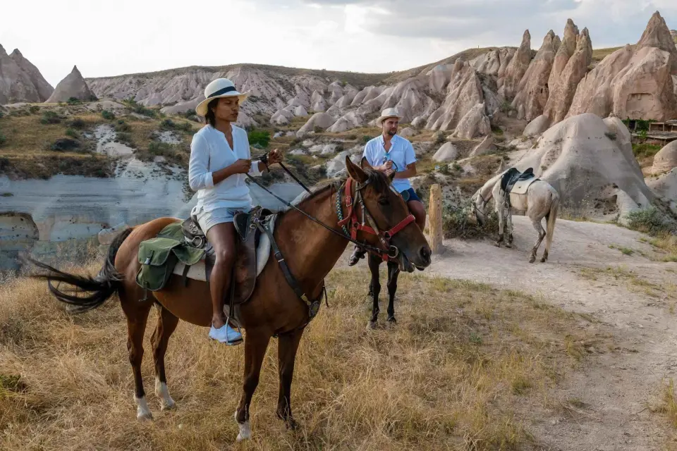 Capadocia: Excursión a caballo al atardecer
