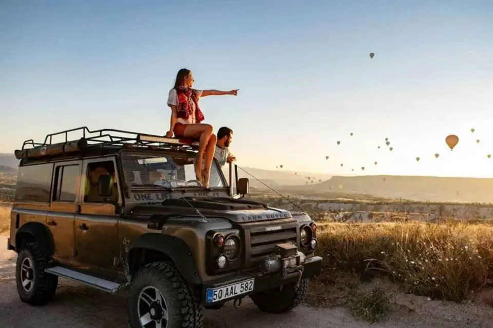 Excursión en Jeep Safari por Capadocia al Amanecer y al Atardecer con Traslado