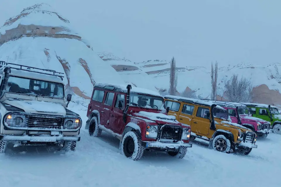 Capadocia: Excursión Privada en Jeep con Opciones al Amanecer o al Atardecer