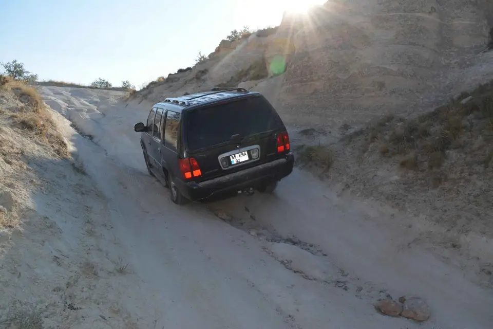 Capadocia: Excursión Privada en Jeep por los Valles del Atardecer