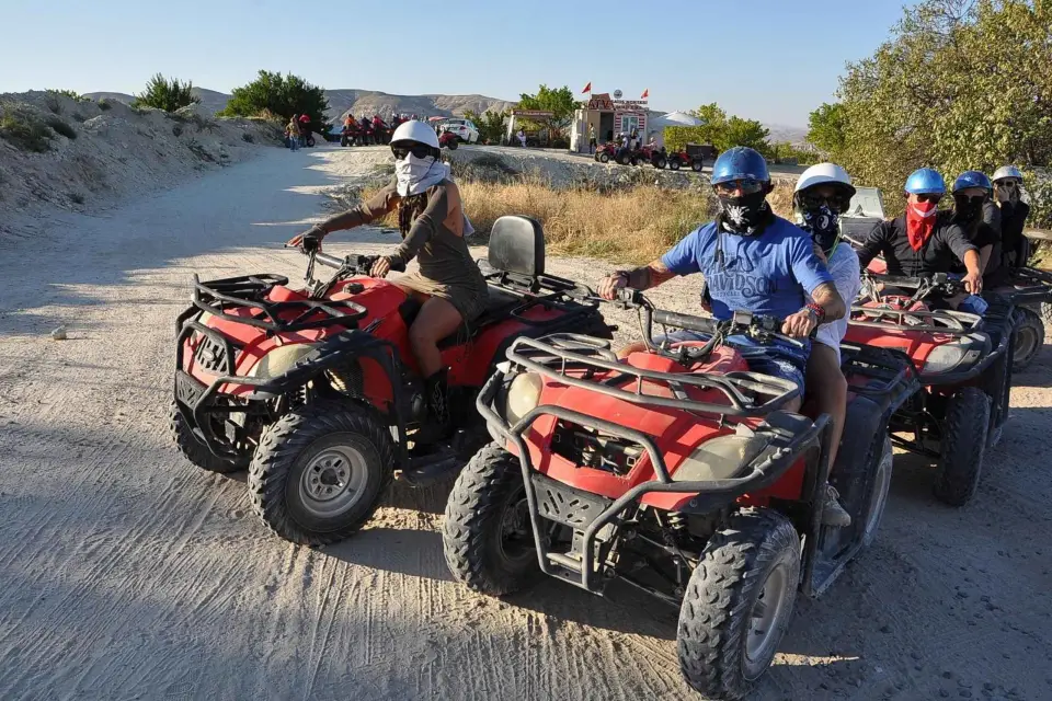 Excursión en quad por Capadocia ( excursión en quad )